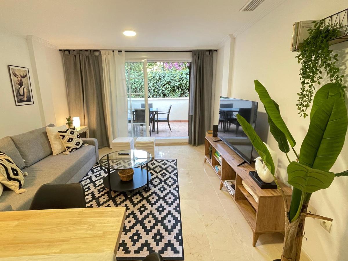 Pleasant Duplex By Elviria Dunas Lägenhet *